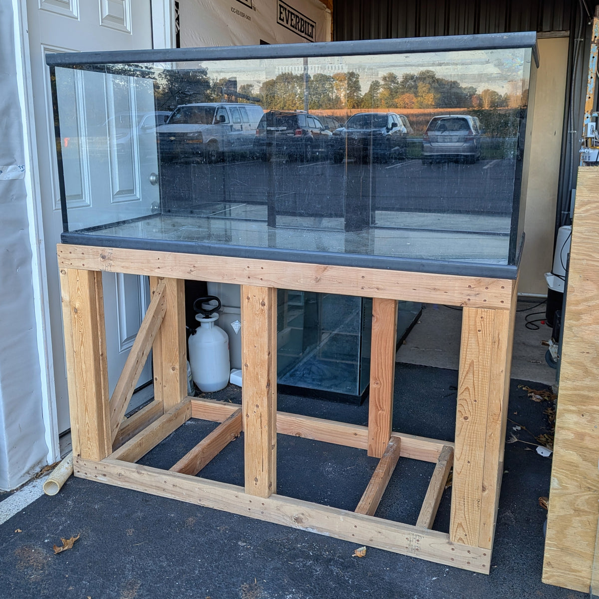 (Used) 155-gallon Planet Aquarium Tank & Stand